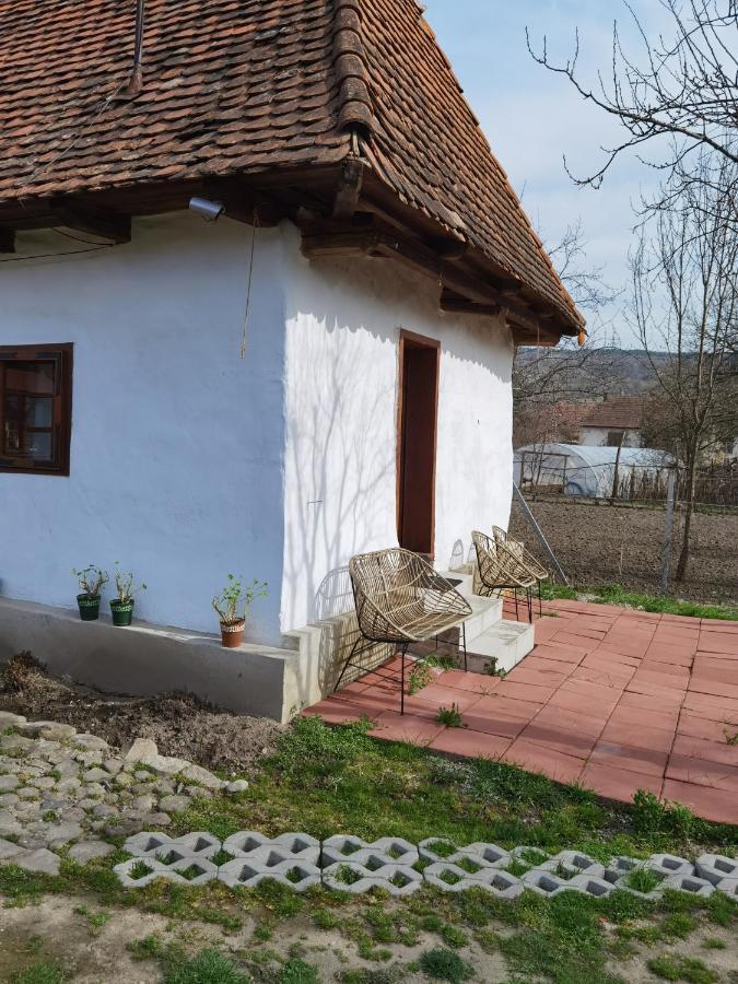 Sovarlak Sarateni ภายนอก รูปภาพ